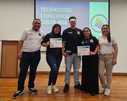 Estudiantes de la Institución Universitaria de Barranquilla Triunfan en Competencia Nacional de Innovación